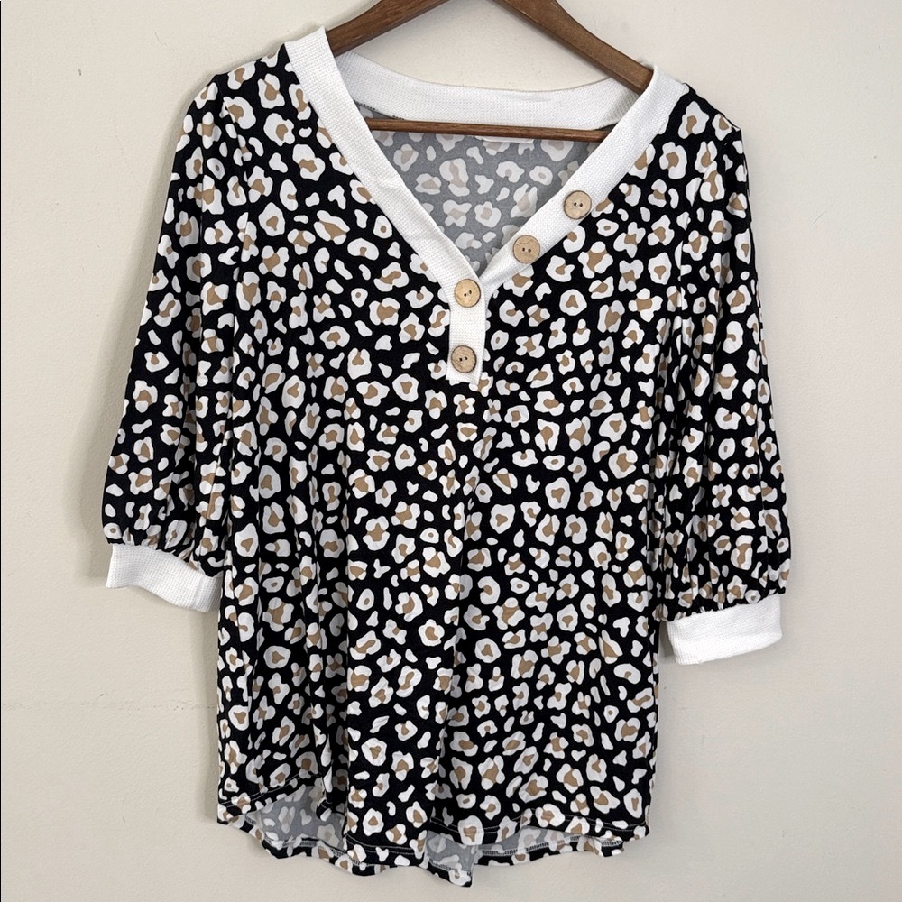 Reb & J. Boho floral top black tan white V neck wood buttons soft Lagenlook SM